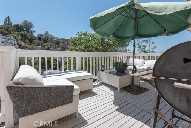 3617 Sunswept Drive, Studio City CA: https://media.crmls.org/medias/a7b14967-e25b-45d5-a605-2560be06a678.jpg