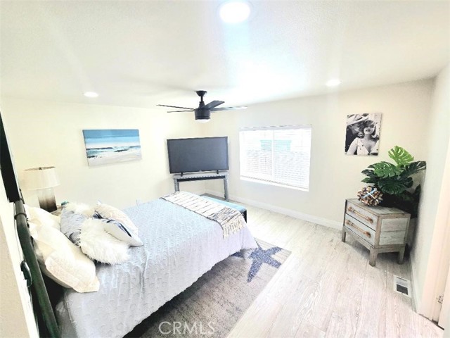 Detail Gallery Image 20 of 58 For 21752 Pacific Coast Hwy 11a,  Huntington Beach,  CA 92646 - 3 Beds | 2 Baths