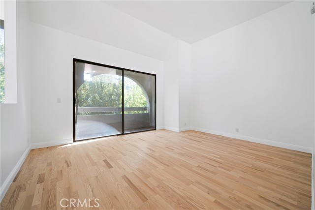 5335 White Oak Avenue, Encino CA: https://media.crmls.org/medias/a7b22a0c-cbda-4405-828e-cfc2072061b6.jpg