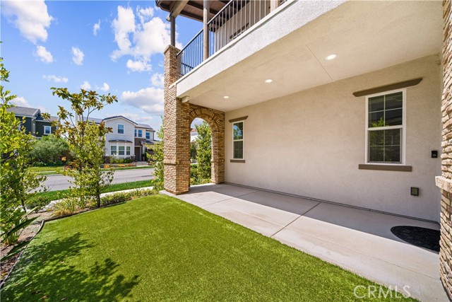 106 Trowel, Irvine CA: https://media.crmls.org/medias/a7b2339c-3943-45d3-9b23-86d66c85d7f6.jpg