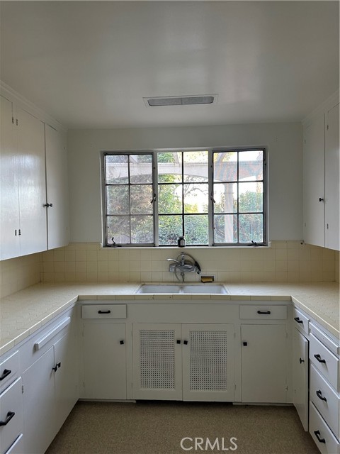 Detail Gallery Image 6 of 6 For 4858 Somerset, Riverside,  CA 92507 - 3 Beds | 2/1 Baths