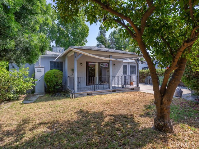 10348 Woodbridge Street, Toluca Lake CA: https://media.crmls.org/medias/a7b2c33b-c916-4cb1-bf11-8f02ff307755.jpg