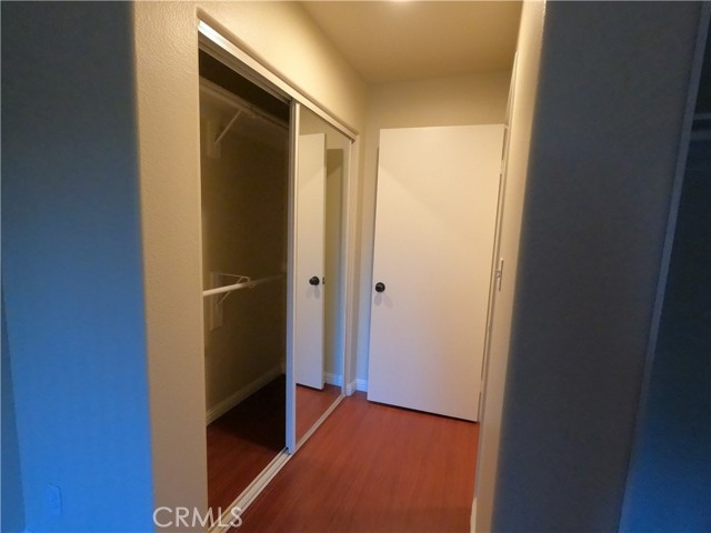 Detail Gallery Image 8 of 25 For 5060 Kester Ave #104,  Sherman Oaks,  CA 91403 - 2 Beds | 2 Baths