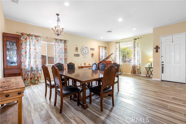 Detail Gallery Image 7 of 29 For 26412 Clydesdale Ln, Moreno Valley,  CA 92555 - 6 Beds | 3 Baths