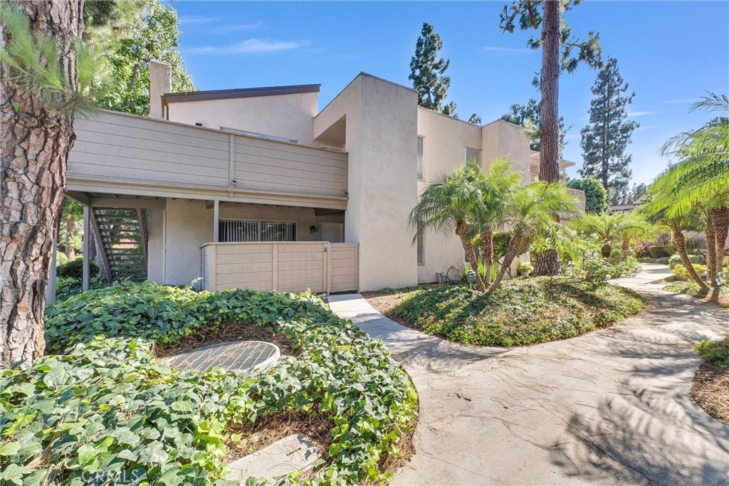 MLS #OC25162222 img 8