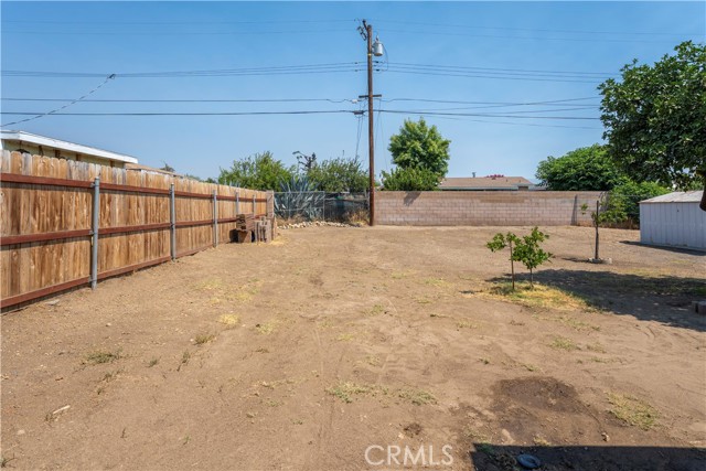 17392 Paine Street, Fontana CA: https://media.crmls.org/medias/a7b496d0-901d-4f75-8ce8-8b75db74ef3e.jpg