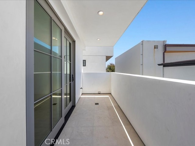 Detail Gallery Image 34 of 61 For 505 Bayview Dr, Manhattan Beach,  CA 90266 - 3 Beds | 3/1 Baths
