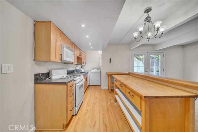 Detail Gallery Image 8 of 22 For 269 Ohio St #2,  Pasadena,  CA 91106 - 13 Beds | 8 Baths