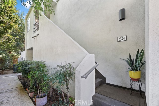 Detail Gallery Image 2 of 23 For 5744 E Creekside Ave #58,  Orange,  CA 92869 - 1 Beds | 1 Baths