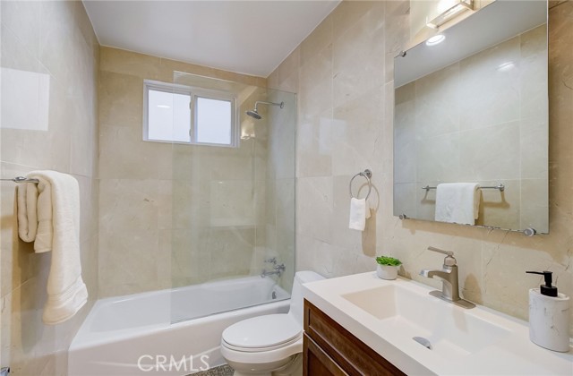 Detail Gallery Image 14 of 25 For 960 Larrabee St #127,  West Hollywood,  CA 90069 - 2 Beds | 2 Baths