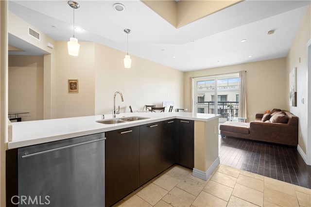611 Caruso Avenue, Glendale CA: https://media.crmls.org/medias/a7b72ecc-ac5d-46e4-85c1-cac3cbb4abb8.jpg