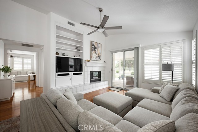 Detail Gallery Image 3 of 44 For 29403 Hidden Lake, Menifee,  CA 92584 - 3 Beds | 2 Baths