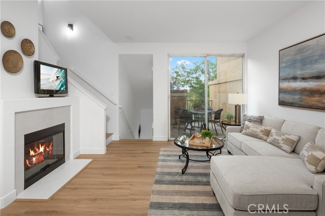 Detail Gallery Image 3 of 28 For 7920 E Menton, Anaheim Hills,  CA 92808 - 1 Beds | 1/1 Baths
