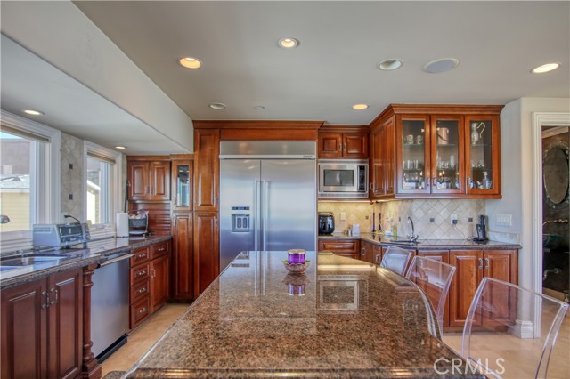 Detail Gallery Image 8 of 34 For 88 a Surfside, Surfside,  CA 90740 - 3 Beds | 3/1 Baths