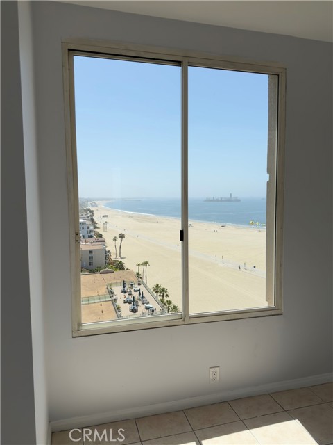850 E Ocean Boulevard, Long Beach CA: https://media.crmls.org/medias/a7b7dea1-4414-4c02-b1c8-0aa423c0c161.jpg