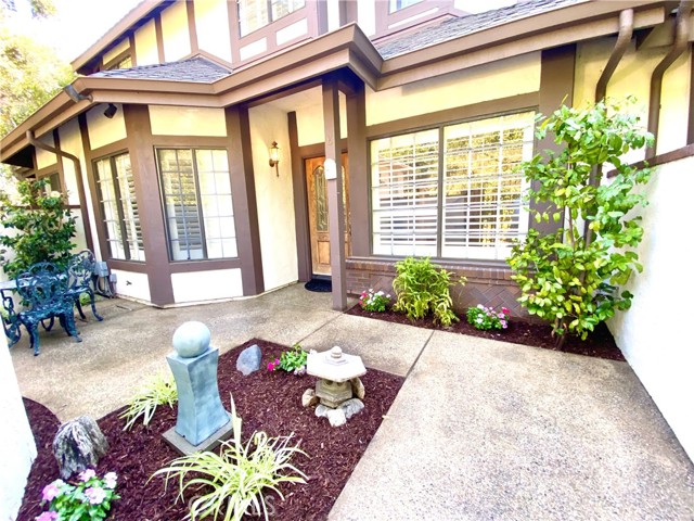400 Mariposa Avenue, Sierra Madre CA: https://media.crmls.org/medias/a7b8009a-3bce-4b0c-bd4a-7f928a2c2d75.jpg