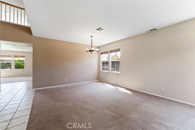 Detail Gallery Image 4 of 35 For 9302 Meadow Ln, Riverside,  CA 92508 - 5 Beds | 3 Baths