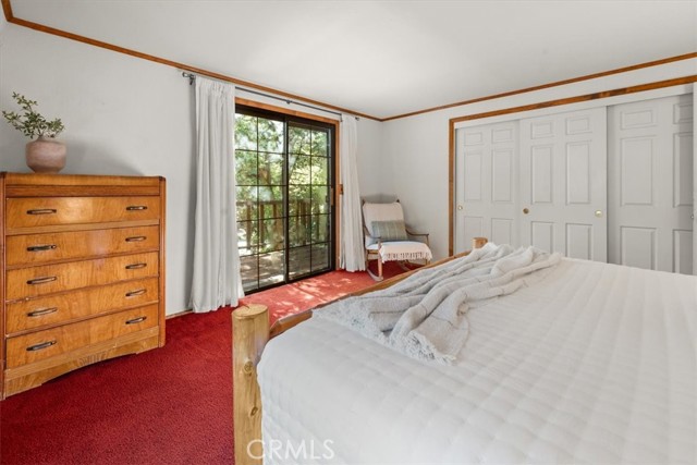755 Holmes Lane, Sugarloaf CA: https://media.crmls.org/medias/a7b98627-20f1-4ff1-9b94-07659d2ed8ff.jpg