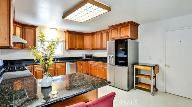 17475 Santa Lucia Street, Fountain Valley CA: https://media.crmls.org/medias/a7bb10f6-9ac7-4b1c-9630-2e19e95a1cde.jpg