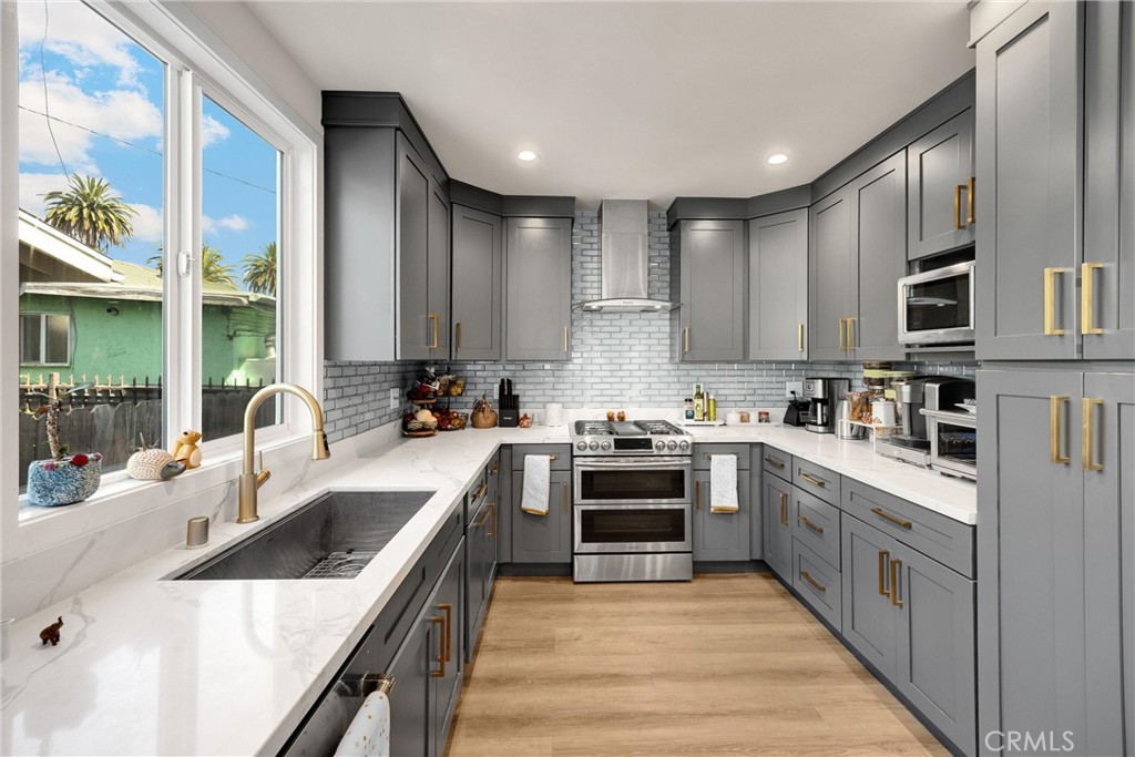 1655 W. 39th St