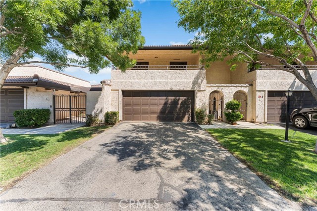 Detail Gallery Image 1 of 56 For 215 Hawk Ln, Palmdale,  CA 93551 - 3 Beds | 3 Baths