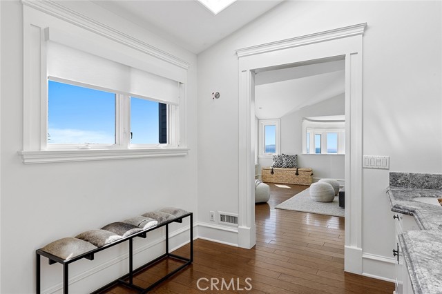 Detail Gallery Image 31 of 48 For 2163 Crestview Dr, Laguna Beach,  CA 92651 - 3 Beds | 2/1 Baths