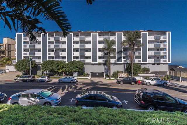 615 Esplanade, Redondo Beach, California 90277, 2 Bedrooms Bedrooms, ,2 BathroomsBathrooms,Residential,Sold,Esplanade,PV17146003