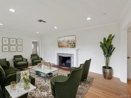 Detail Gallery Image 4 of 19 For 6959 Chisholm Ave, Van Nuys,  CA 91406 - 3 Beds | 2 Baths