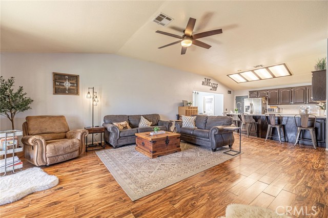 Detail Gallery Image 5 of 54 For 42067 Jenny Ln, Lancaster,  CA 93536 - 3 Beds | 2 Baths