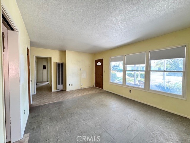 Detail Gallery Image 4 of 22 For 5651 Babb Ave, Riverside,  CA 92503 - 3 Beds | 1/1 Baths