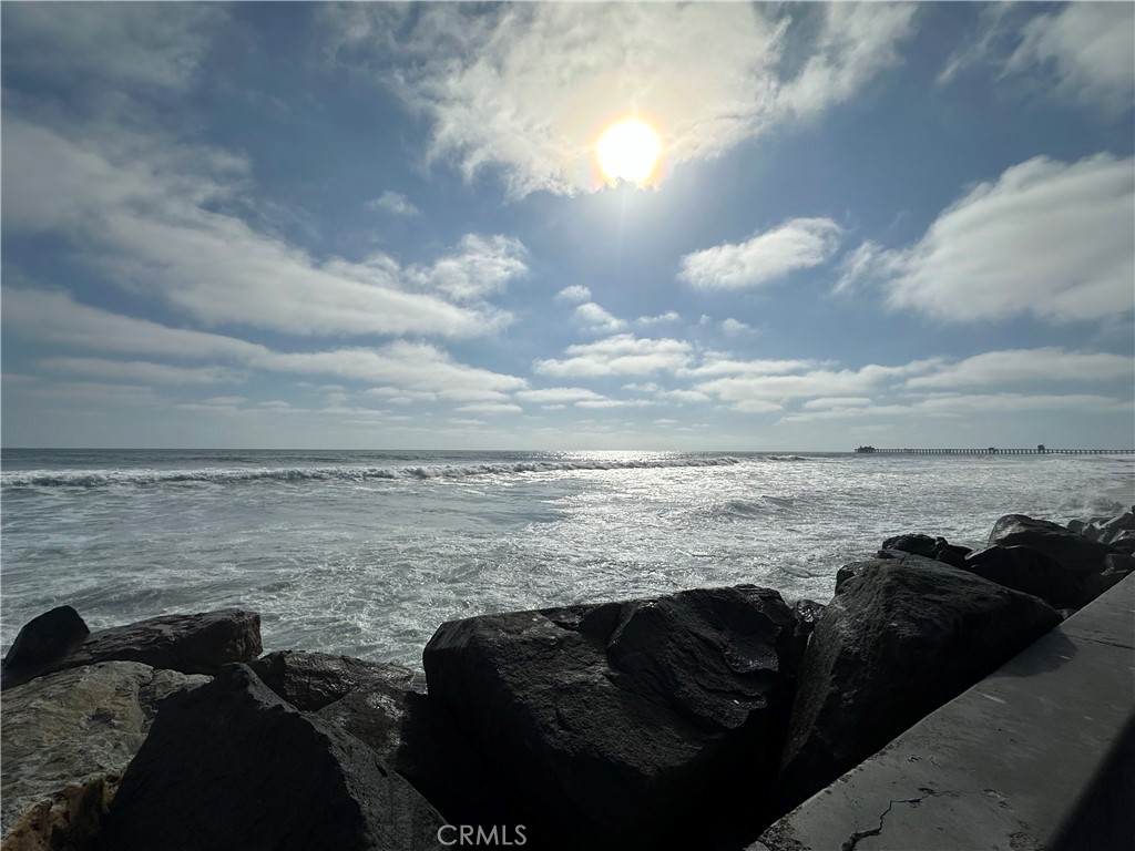 https://media.crmls.org/medias/a7c06685-52ea-421e-a7c1-8e7ff12005c4.jpg?preset=X-Large