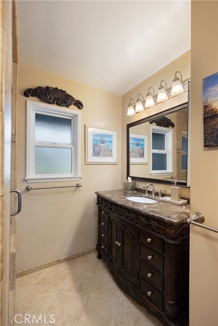 Detail Gallery Image 14 of 37 For 2900 Manhattan Ave, La Crescenta,  CA 91214 - 3 Beds | 2 Baths