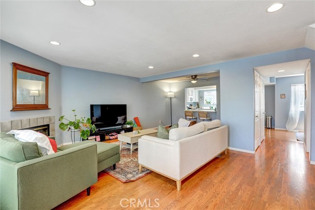 533 Walnut Avenue, Long Beach CA: https://media.crmls.org/medias/a7c14e94-1d4d-4ab5-92d2-bb572f27874f.jpg