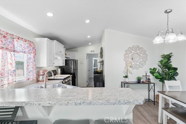 Detail Gallery Image 7 of 39 For 22111 Newport Ave #34,  Grand Terrace,  CA 92313 - 2 Beds | 2 Baths