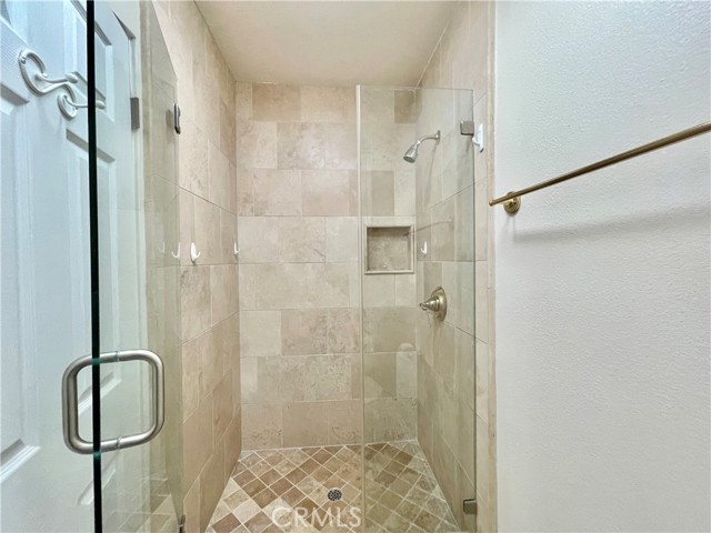 Detail Gallery Image 9 of 15 For 22287 Erwin St #1/2,  Woodland Hills,  CA 91367 - 2 Beds | 3 Baths