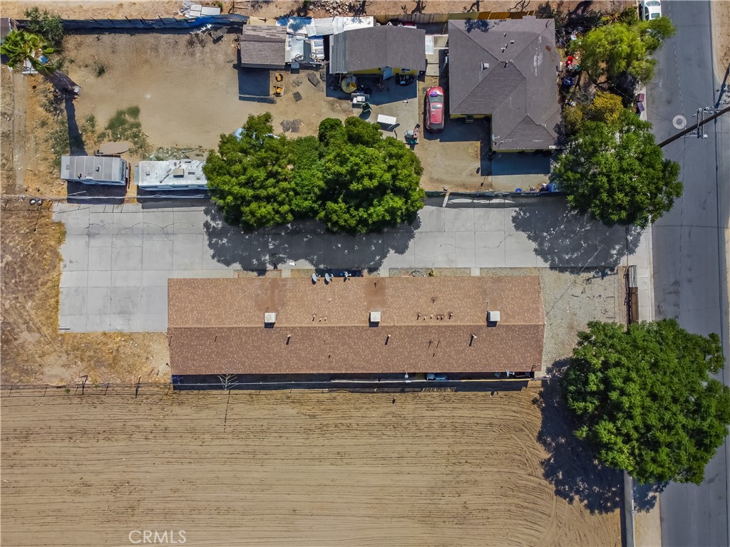 https://media.crmls.org/medias/a7c24cdb-6c9f-4e21-bc3b-8af52f97a91e.jpg?preset=X-Large