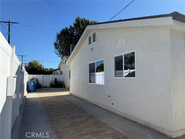 Detail Gallery Image 9 of 9 For 18110 Gault St, Reseda,  CA 91335 - 2 Beds | 1 Baths