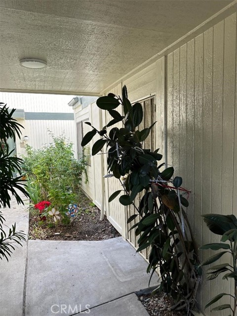 10475 Newhome Avenue, Sunland CA: https://media.crmls.org/medias/a7c39672-6cbe-4250-a543-f859c5590d2e.jpg