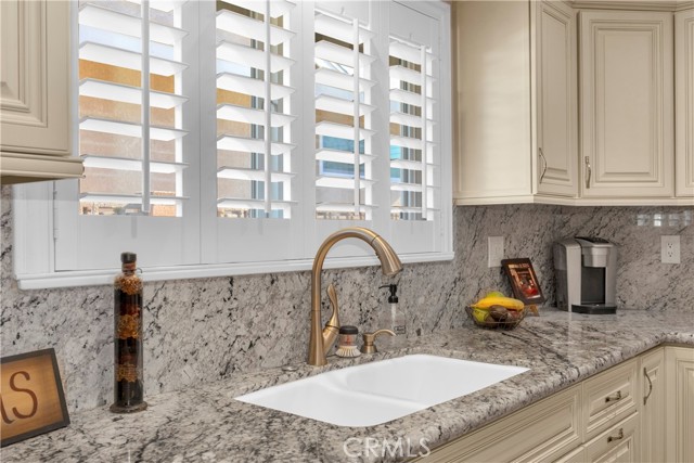 Detail Gallery Image 11 of 28 For 12111 Reagan St, Los Alamitos,  CA 90720 - 3 Beds | 3 Baths