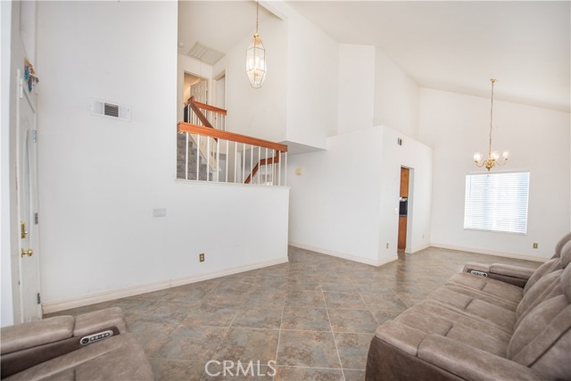 Detail Gallery Image 4 of 38 For 1741 Mojave View Cir, Corona,  CA 92882 - 3 Beds | 2/1 Baths