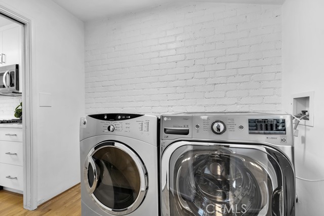 5217 Canoga Avenue, Woodland Hills CA: https://media.crmls.org/medias/a7c543ae-c0bc-46de-b0fe-ca7479c22725.jpg