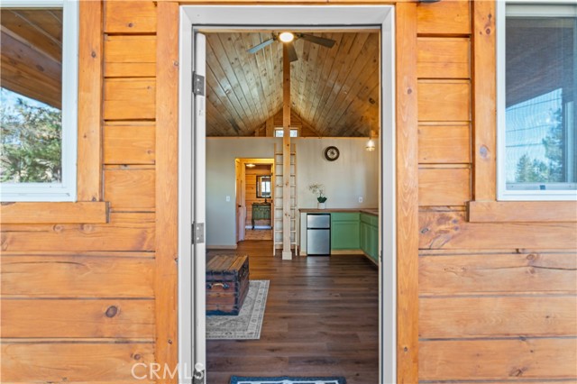 Detail Gallery Image 14 of 43 For 2222 Sierra View Dr, Arrowbear,  CA 92382 - 1 Beds | 1 Baths