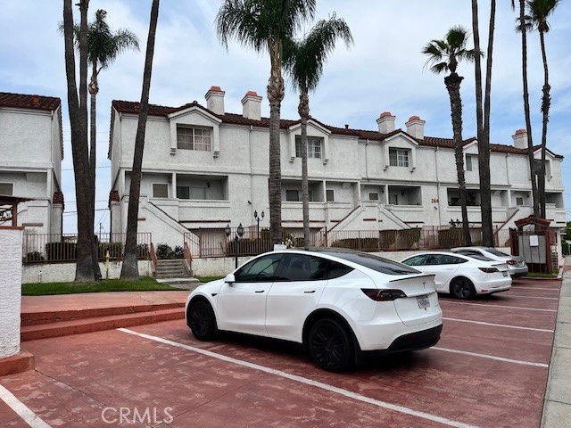 264 E Beverly Boulevard, Montebello CA: https://media.crmls.org/medias/a7c59b18-6e62-45d8-b2a4-ff0cc5c71e17.jpg