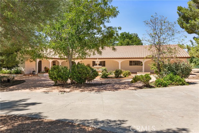 35356 Sierra Vista Drive, Agua Dulce CA: https://media.crmls.org/medias/a7c5f3cd-ee8e-459d-9794-239ca32d03ad.jpg