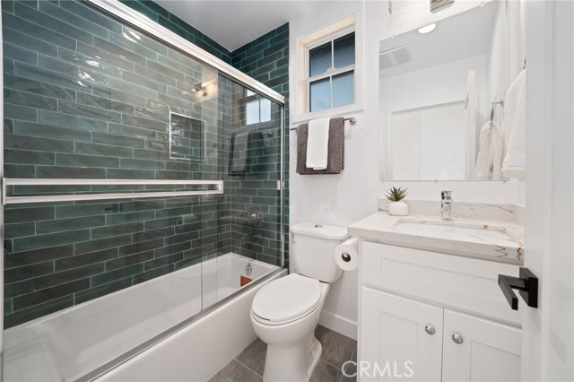 Detail Gallery Image 15 of 25 For 739 W 2nd, San Pedro,  CA 90731 - 3 Beds | 2 Baths