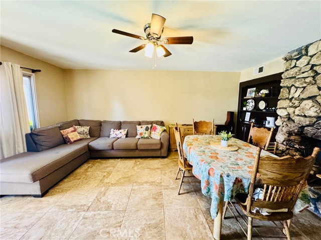 Detail Gallery Image 14 of 32 For 3208 Sunview Dr, Bakersfield,  CA 93306 - 3 Beds | 2 Baths