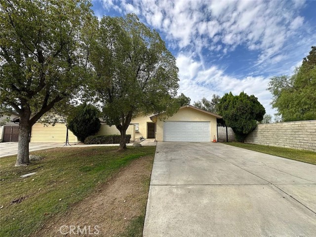 Detail Gallery Image 1 of 17 For 3000 Verdant Ct, Bakersfield,  CA 93309 - 3 Beds | 2 Baths