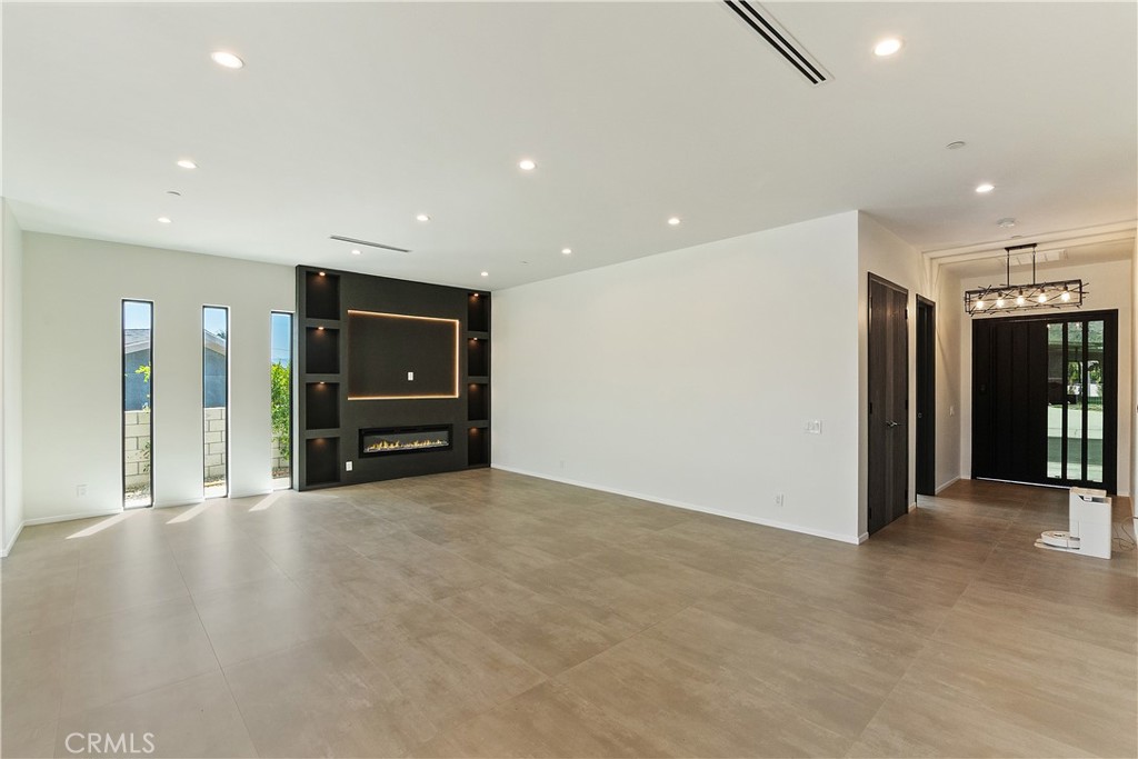 MLS #OC25277780 image #2