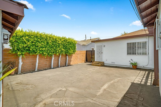 1933 W 147th Street, Gardena CA: https://media.crmls.org/medias/a7c91704-dd13-485a-b6d4-629d920fcf2e.jpg
