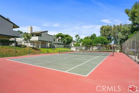 Detail Gallery Image 18 of 19 For 10475 Newhome Ave #5,  Sunland,  CA 91040 - 2 Beds | 2 Baths